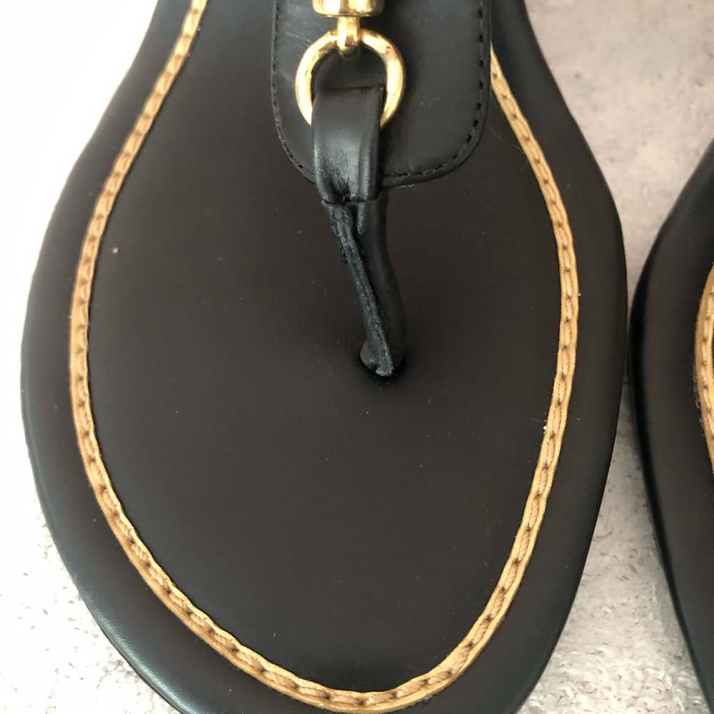 NWOT Liz Claiborne black heeled sandlas with gold detail. - Picture 4 of 8